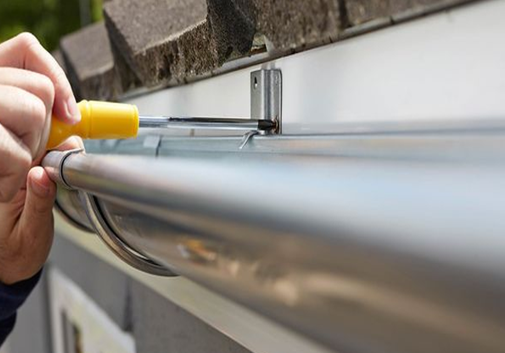 Gutter leaf and cloging protection
